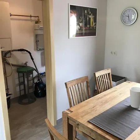 E17 Mit Wintergarten Und Terrasse Holiday home